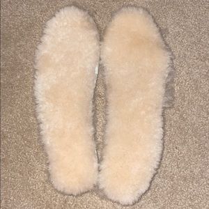 Size 8-9 Ugg replacement fur inserts
